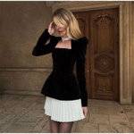 Бархатное платье с плиссированной юбкой