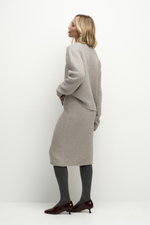 Костюм трикотажный с кардиганом и юбкой из шерсти