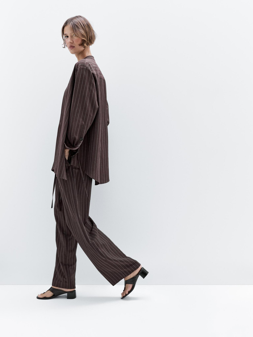 Massimo Dutti Брюки в тонкую полоску с вытачками, бордовый