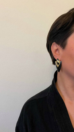 Крупные серьги с чёрной эмалью