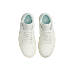 Женские кроссовки Air Jordan 1 Low 'Sail Igloo' DC0774-134