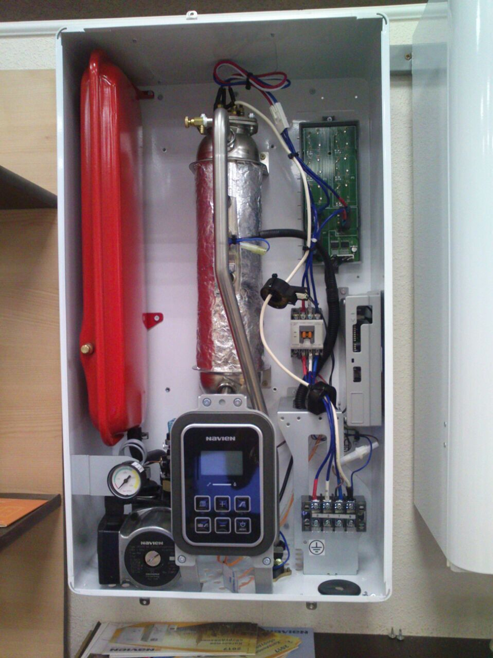 Настенный электрический котел Navien EQB-24HW