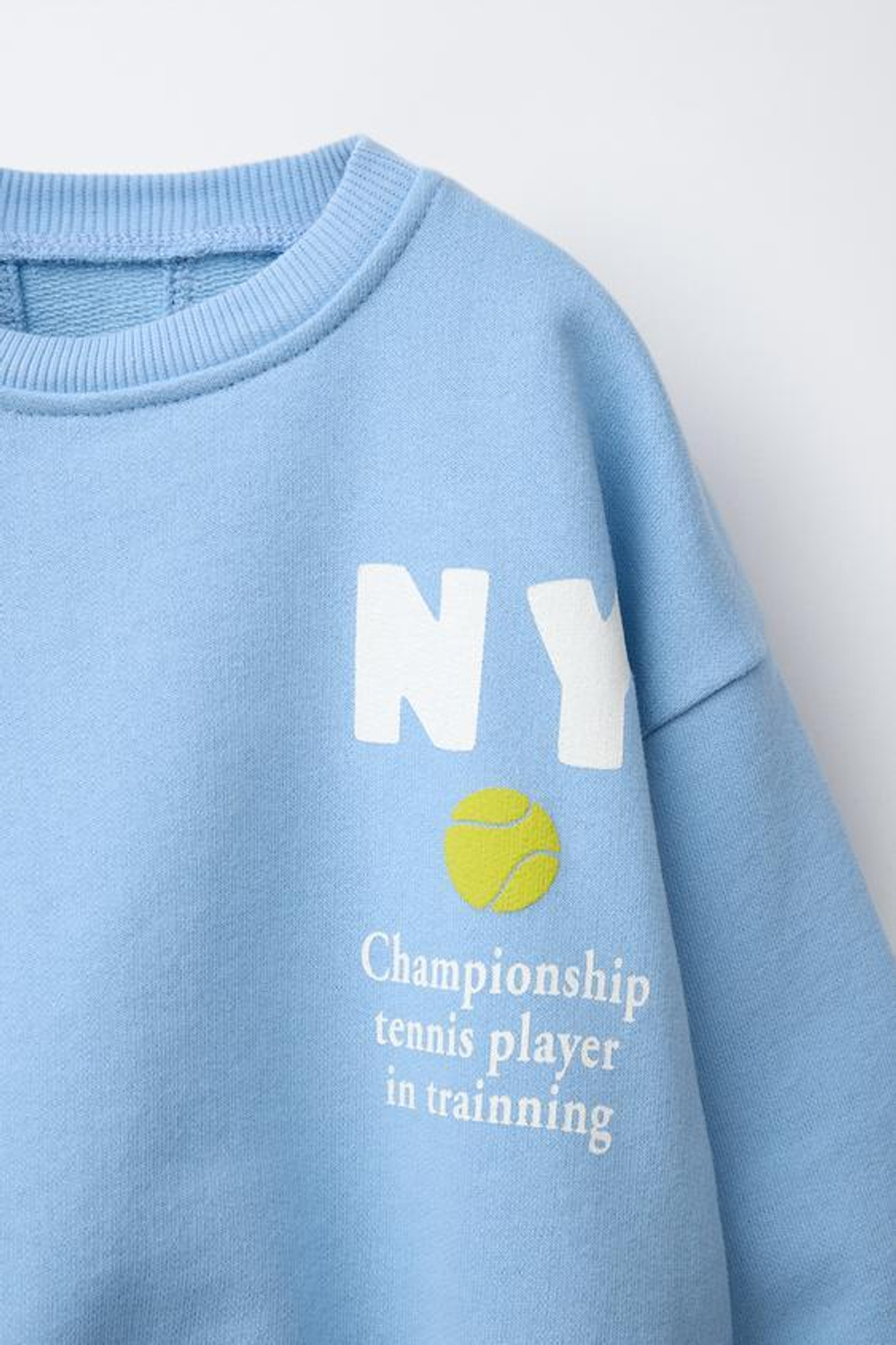 ZARA ТОЛСТОВКА ИЗ МЯГКОЙ ТКАНИ С ПРИНТОМ, ГОЛУБОЙ