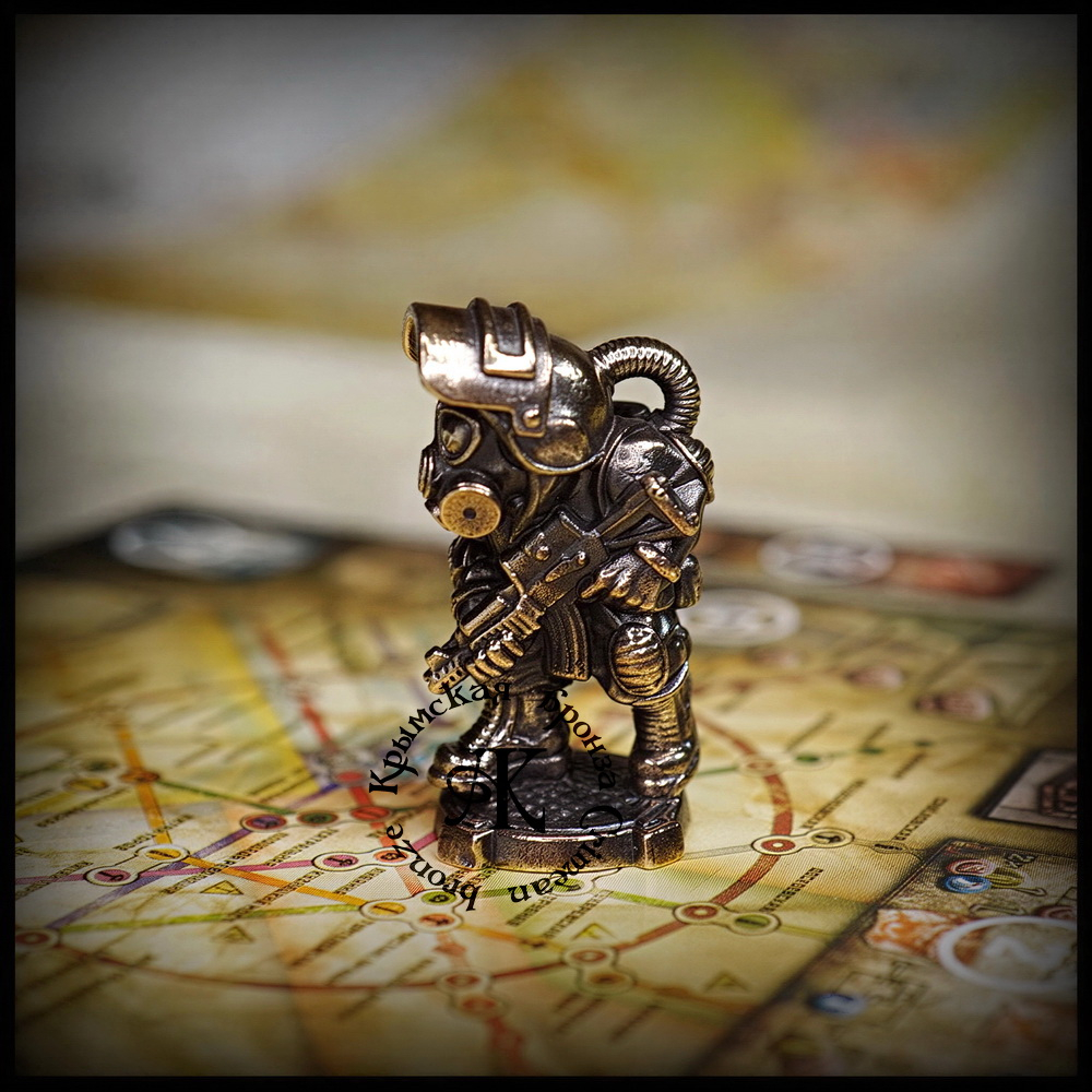 Коллекционная фигурка "Сталкер.Метро" , бронза