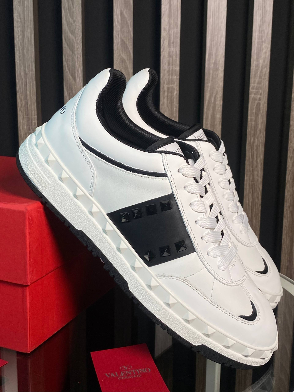 Кроссовки Valentino