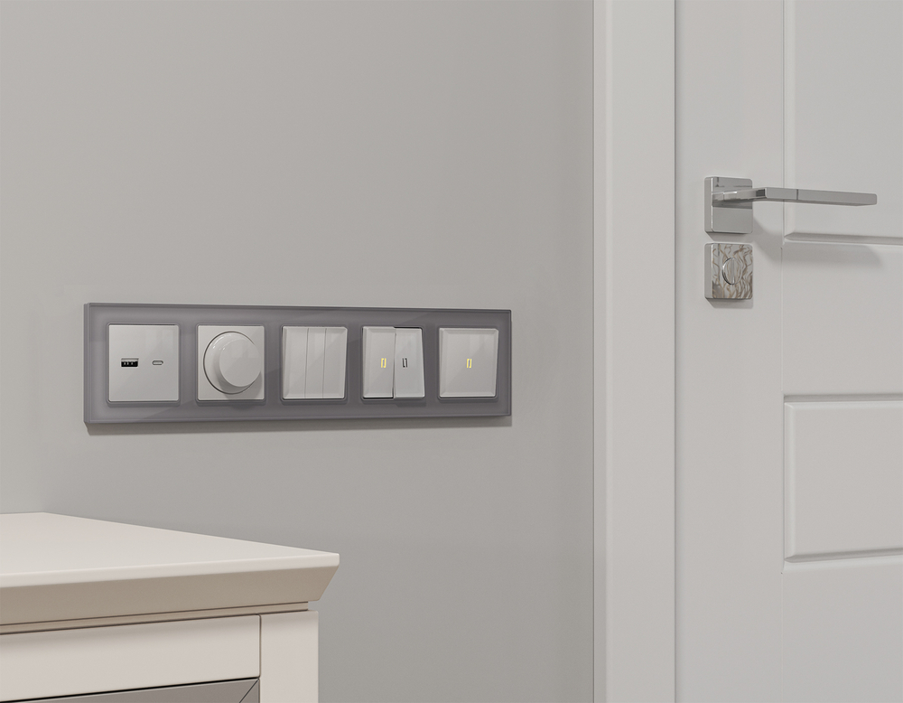 MA402030 Комплект механизма 1-кл проходного выключателя с подсветкой 3200K ALFA Серебро глянец QUANT (AP4020, VM105, G22Y)