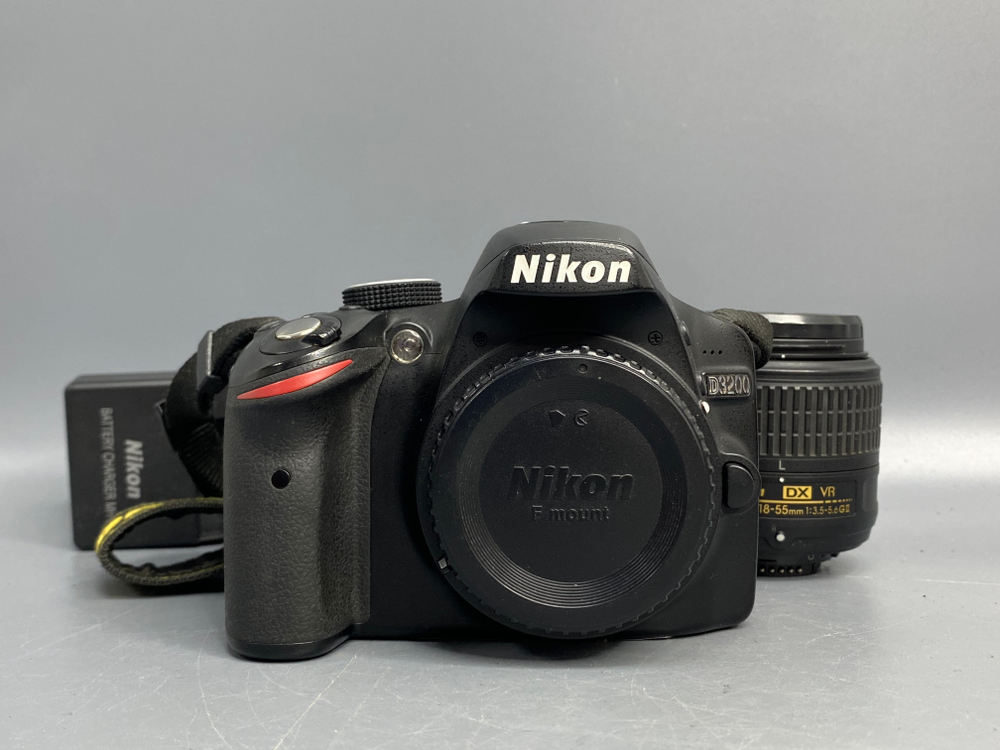 Nikon D3200 Kit + 18-55mm 5.000 кадров