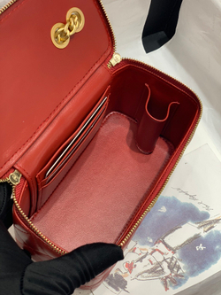 Chane1 Vanity with Chain 17 cm
