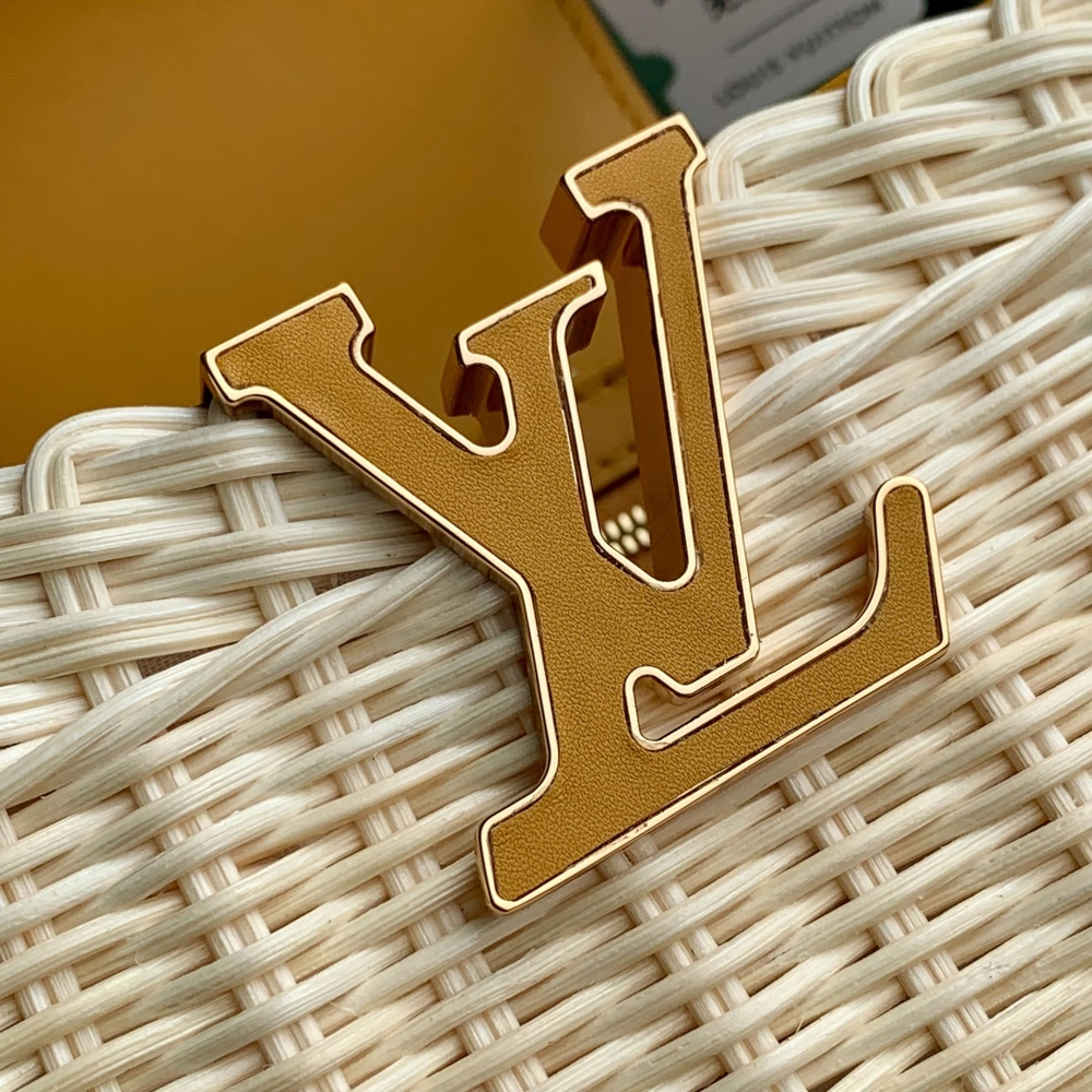 Louis Vuitton Capucines Mini