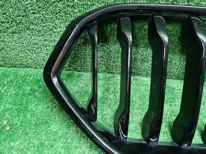 Решетка радиатора BMW X6 G06 (2023-н.в.)