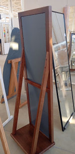 Напольное зеркало на колесах