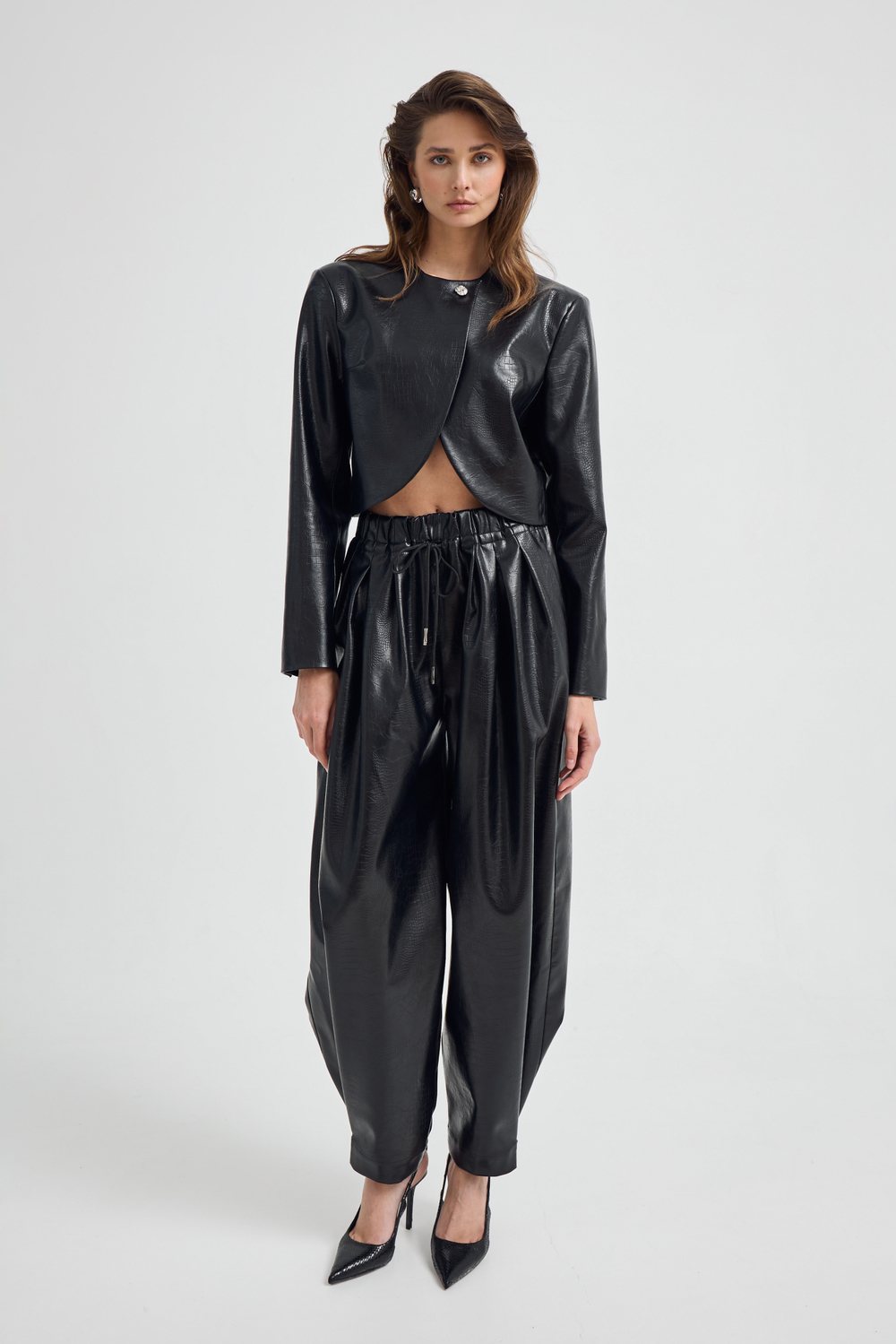 Брюки из экокожи