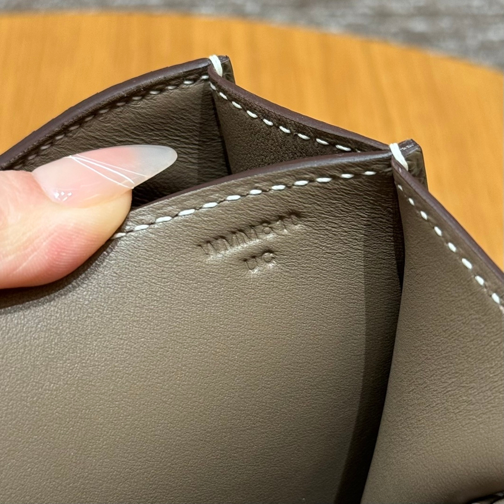 Hermes Constance 18