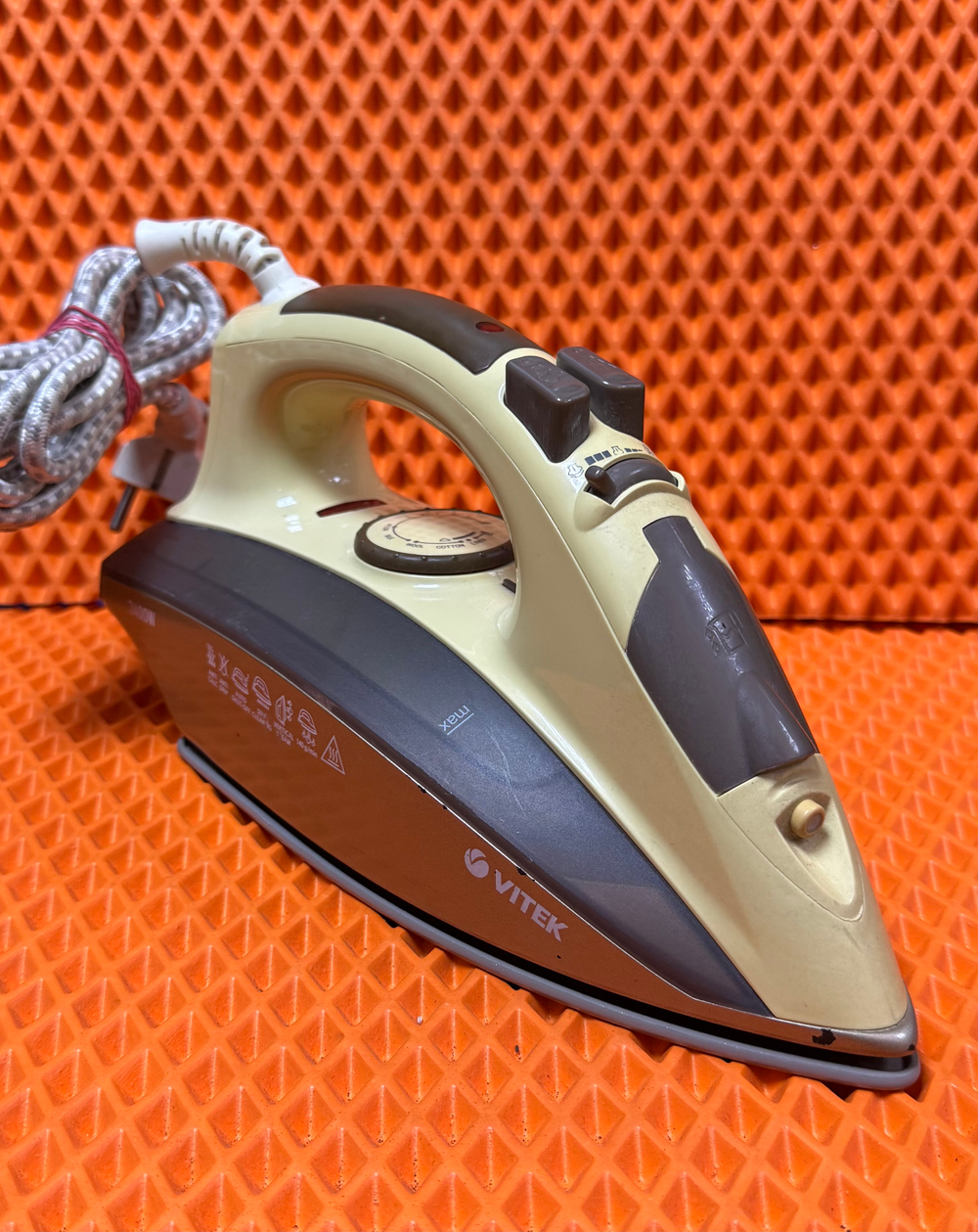 Утюг Vitek VT-1209 BN