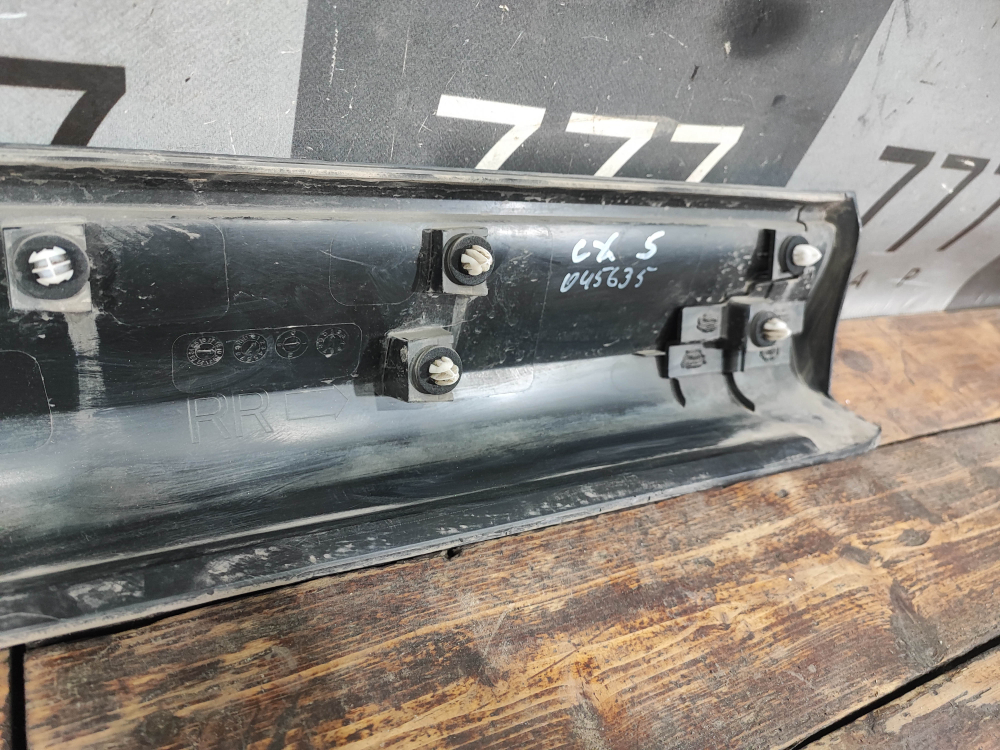 Накладка двери задней левой Mazda CX-5 2 (KF) 17-нв Б/У Оригинал KB7W51RD1