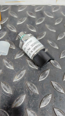 Датчик давления 17271141