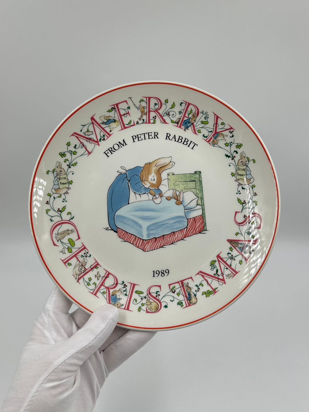 Тарелка Merry Christmas from Peter Rabbit Wedgwood 1989 год