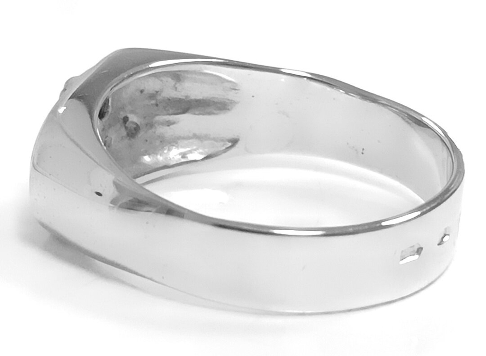 Ювелирное кольцо из серебра