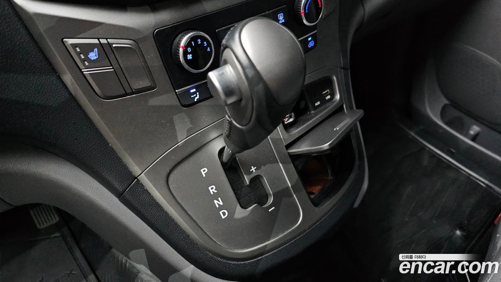 Hyundai The New Grand Starex Van 3-х местный (06.2020)