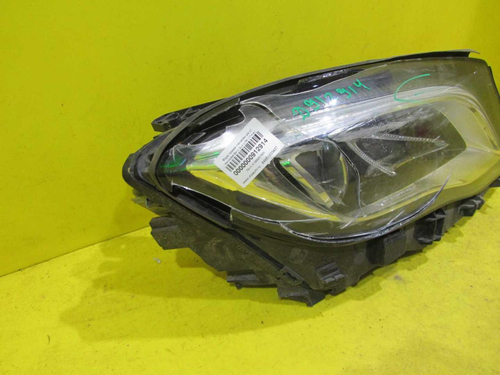 Битая Фара правая Mercedes GLA x156 (2017-2020) LED