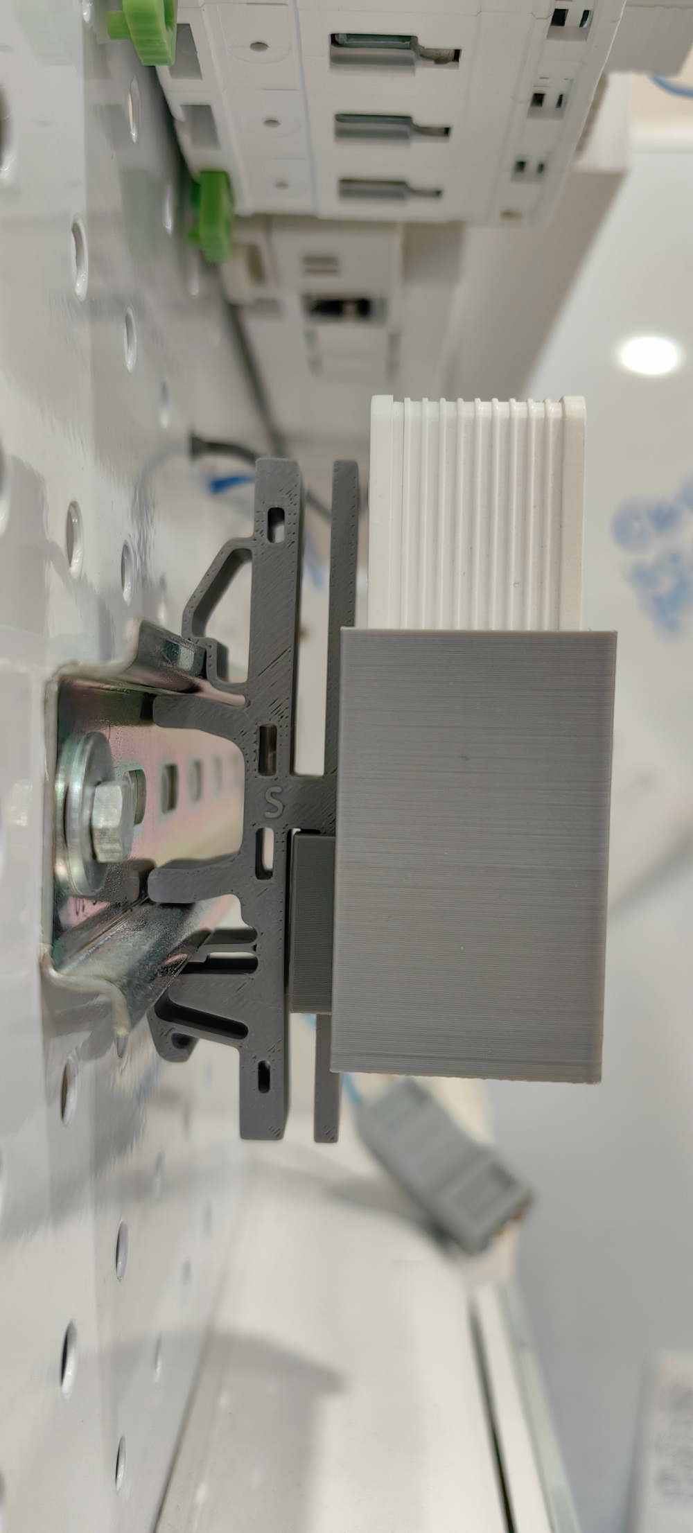 Крепеж на DIN-рейку BridgePro