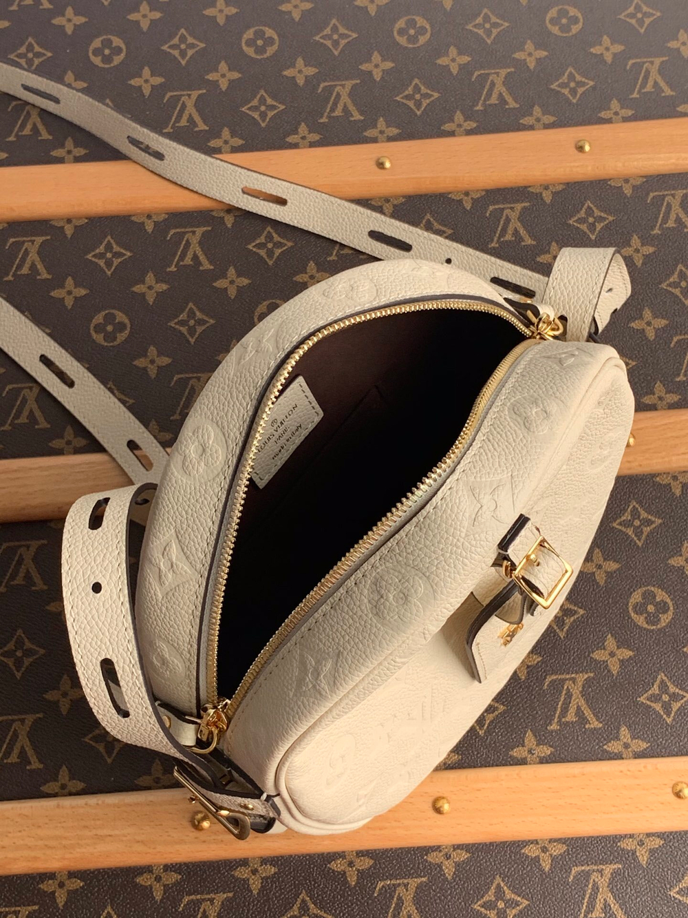 Louis Vuitton Boite Chapeau Souple MM