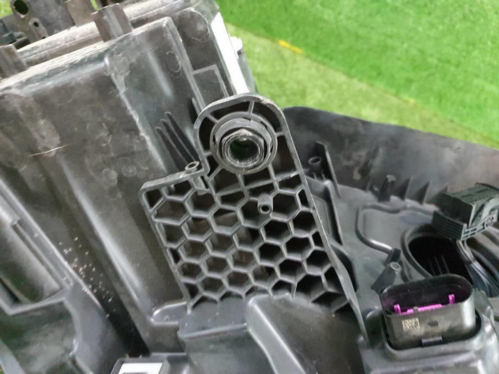 Битая Фара левая VW Touareg 3 (2018-н.в.) LED