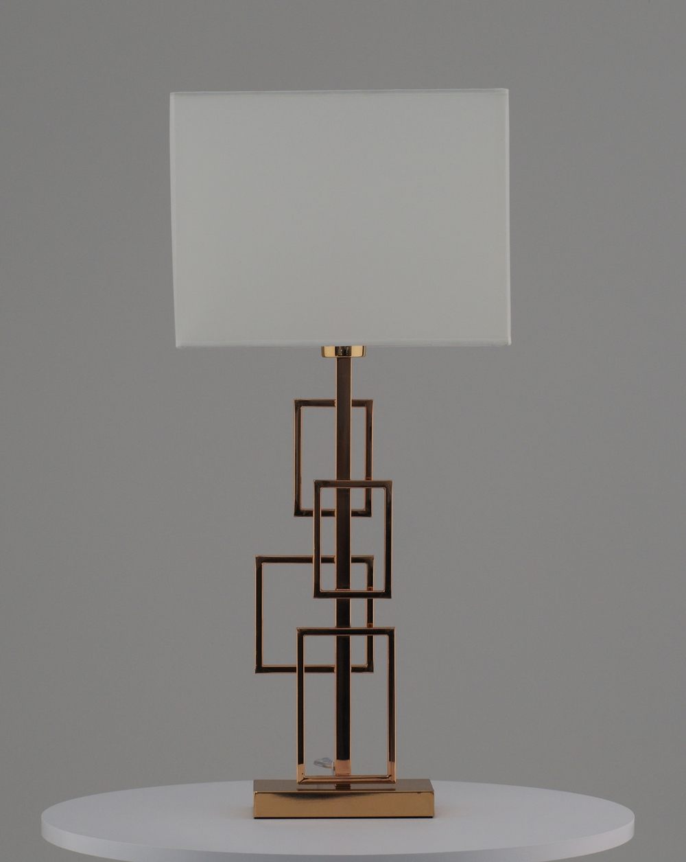 Лампа настольная Moderli V11136-1T Nemesia