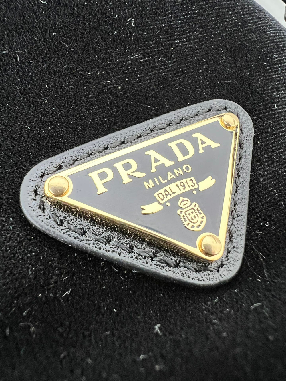 Prada Re-Edition 1978 Bag 19 cm