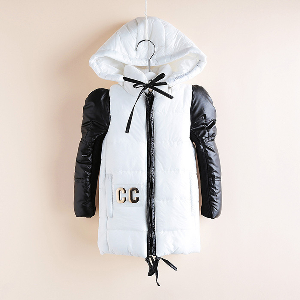 Куртка на молнии с капюшоном и металлическими буквами "CC"