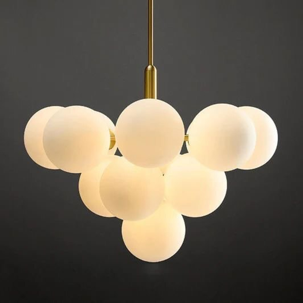 Современная модель с белыми матовыми шарами 🤍