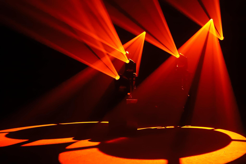 Световой прибор Amixled LED SUPER BEAM 250