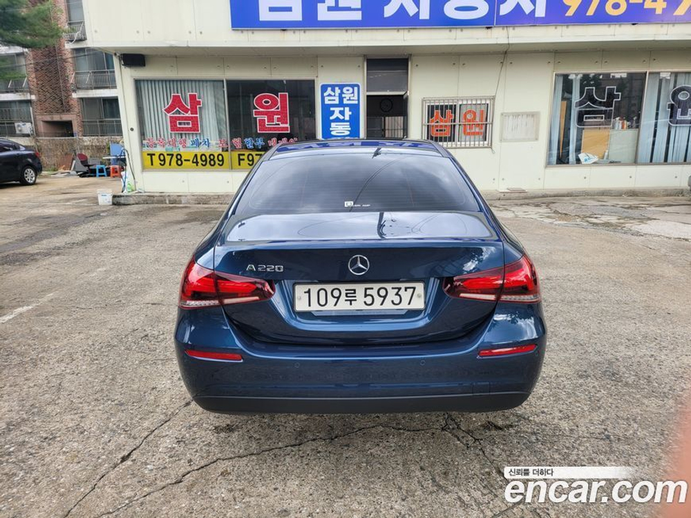 Mercedes-Benz A-Class W177 A220 Sedan (06.2020)