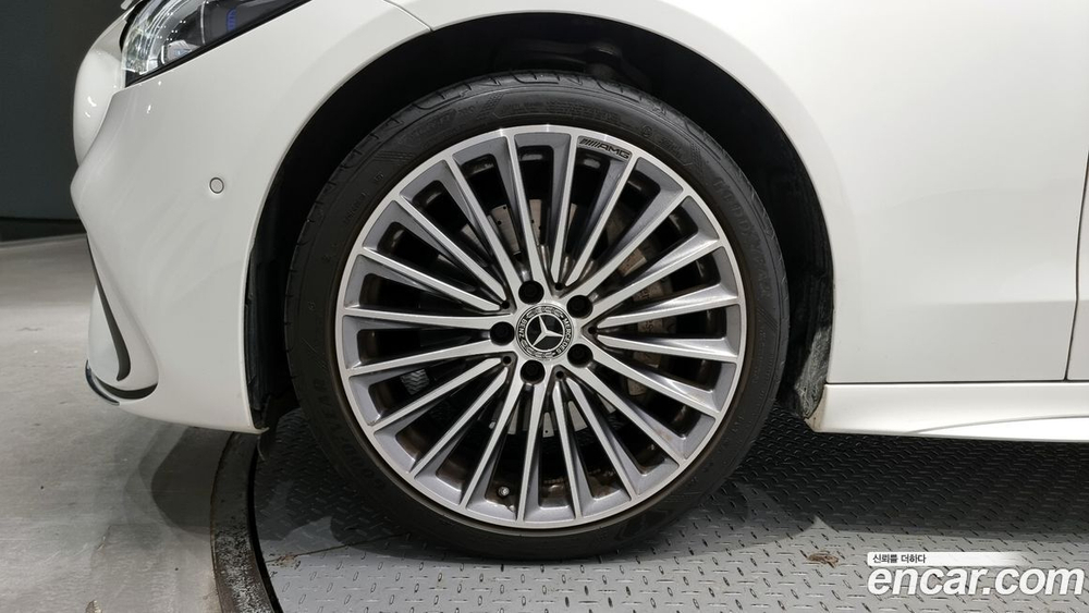 Mercedes-Benz C-Class W206 C300 AMG Line (04.2022)