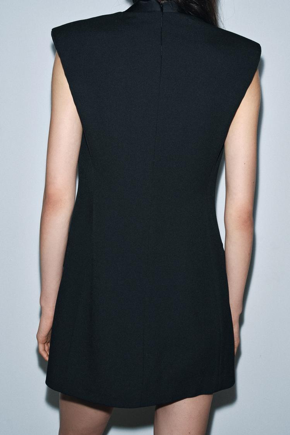 ZARA КОРОТКОЕ ПЛАТЬЕ С ПОДПЛЕЧНИКАМИ — ZW COLLECTION LIMITED EDITION, ЧЕРНЫЙ