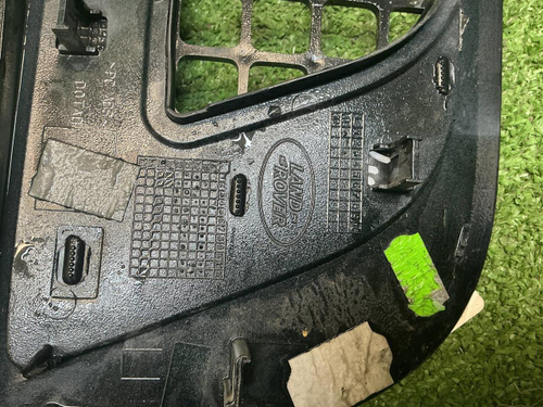 Накладка крыла левая LR Defender 2 L663 (19-нв)