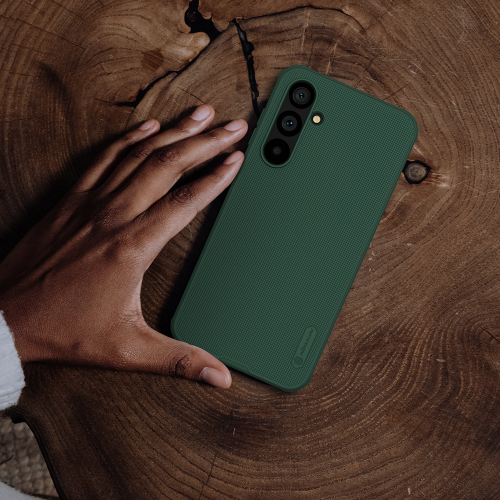 Усиленный чехол зеленого цвета (Deep Green) от Nillkin для Samsung Galaxy S23 FE, серия Super Frosted Shield Pro