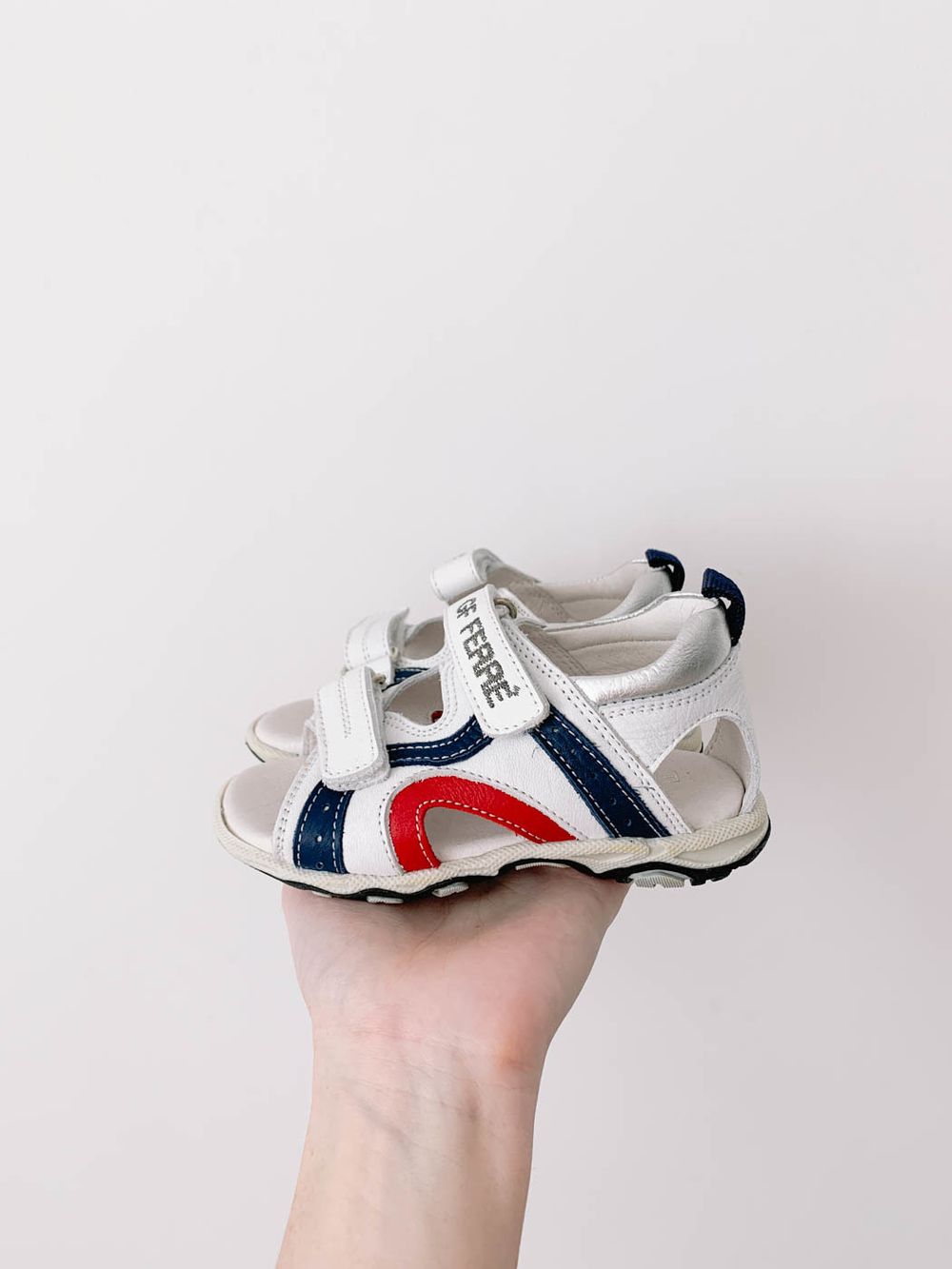 Новые сандалии GF Ferre, 24