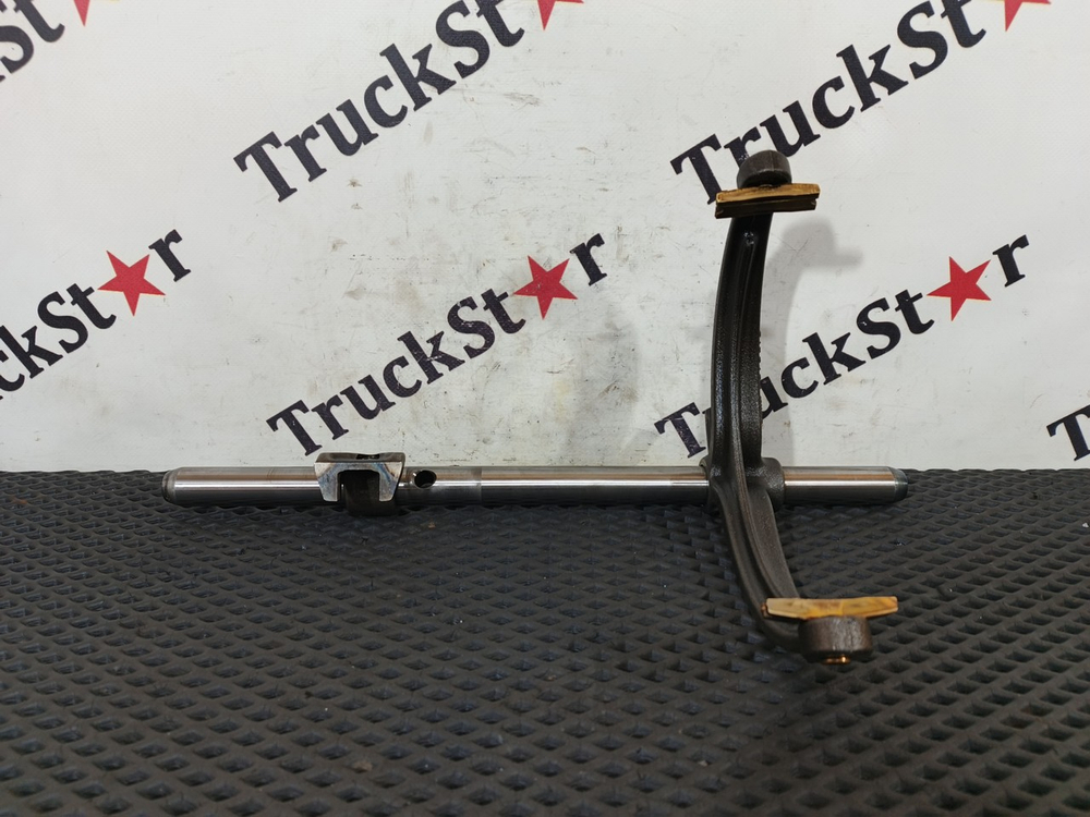 Вилка переключения передач