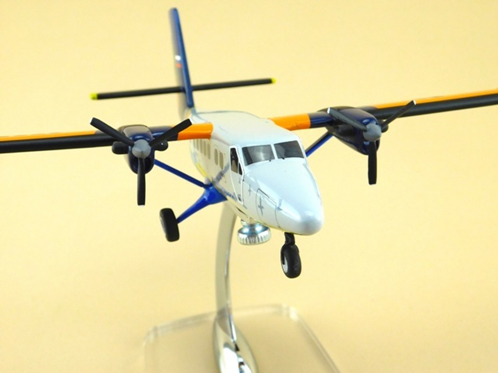 Модель самолета DHC 6 Twin Otter (М1:72, ЧукотАвиа)
