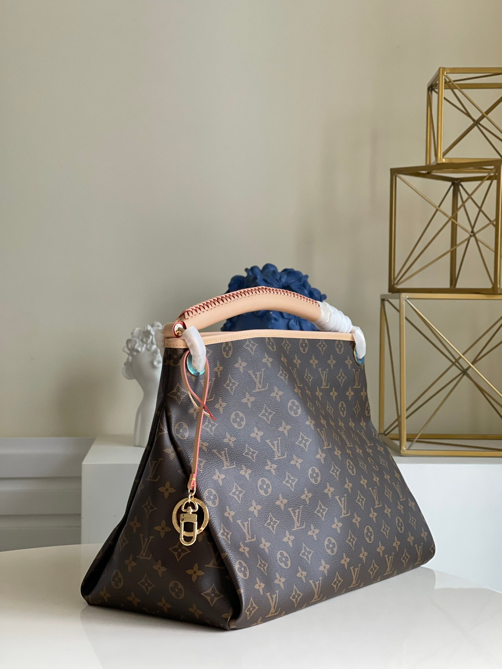 Louis Vuitton Artsy MM