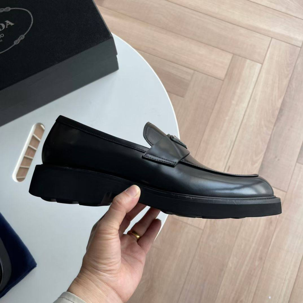 Лоферы Prada