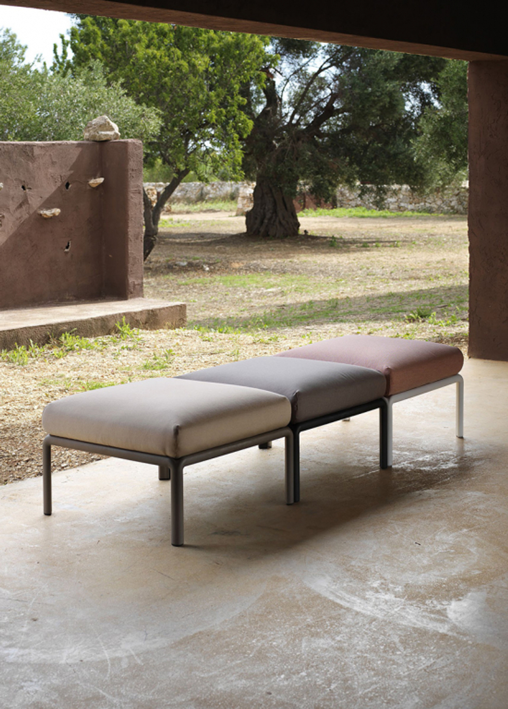 Пуф пластиковый с подушкой Nardi Komodo Pouf, тортора, холст