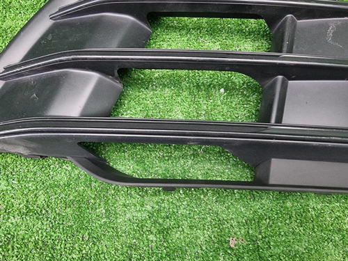 Решетка переднего бампера левая Audi SQ5 2 (17-20)