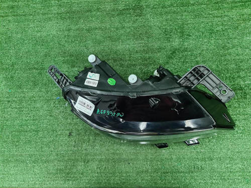 Фара правая Geely Coolray (2019-2023) галоген