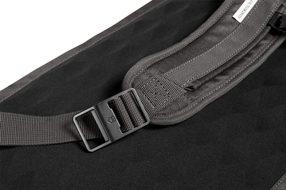 Рюкзак Victorinox Altmont Compact Laptop Backpack 13'', серый, 28x15x46 см, 14 л