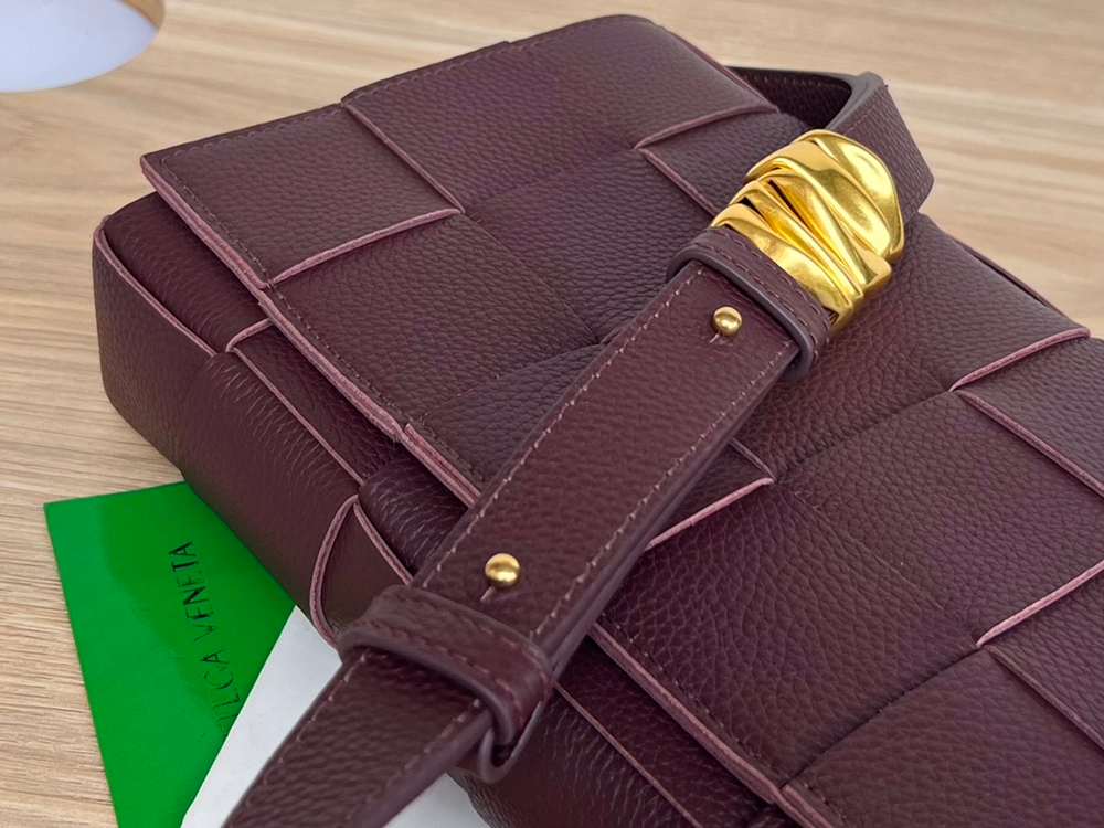 Bottega Veneta Cassette 23 cm