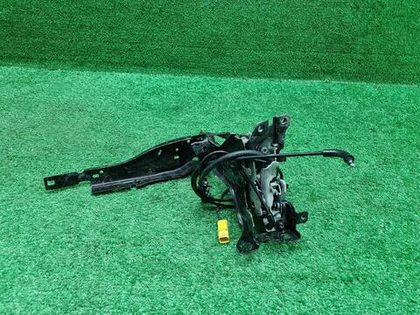 Кронштейн фары левый BMW 3er G20 (2018-н.в.)