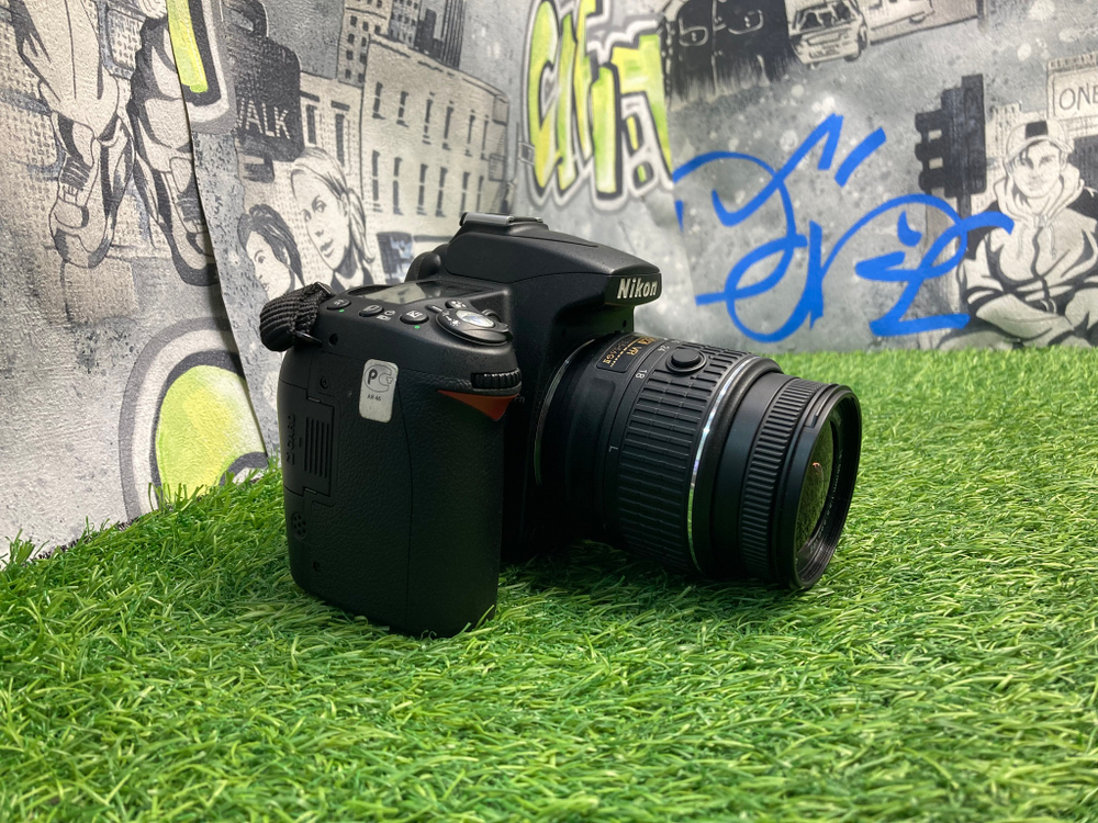 Nikon D90 kit AF-S DX Nikkor 18-55mm 3.5-5.6G VR II 1.650 кадров