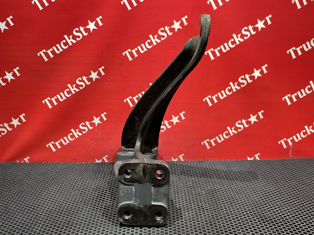 Кронштейн кабины левый